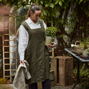 FRENCH COUNTRY Cross Back Apron Army Green Stonewashed Linen